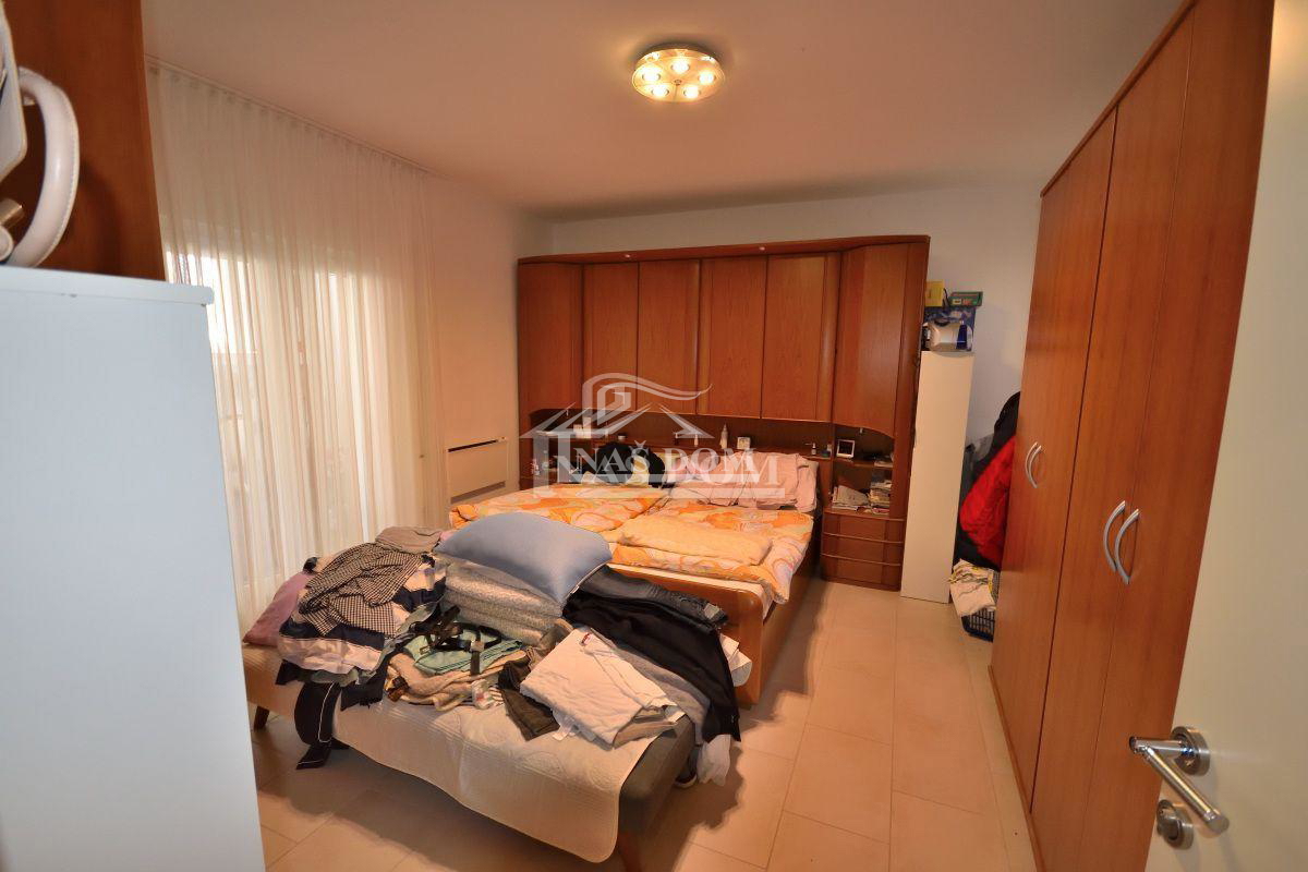 Tribunj - Casa con 7 appartamenti in super posizione