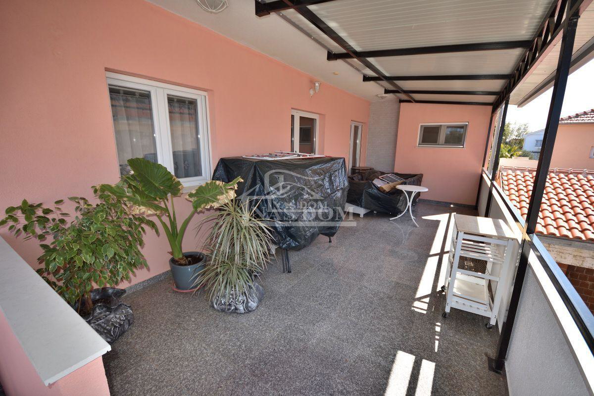 Tribunj - Casa con 7 appartamenti in super posizione