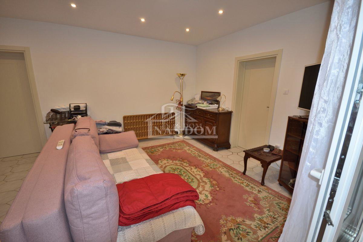 Tribunj - Casa con 7 appartamenti in super posizione