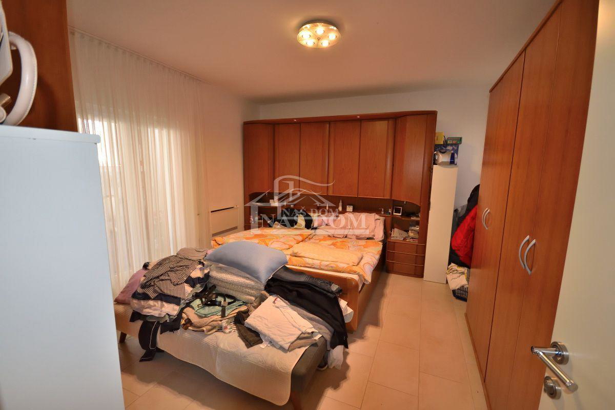 Tribunj - Casa con 7 appartamenti in super posizione