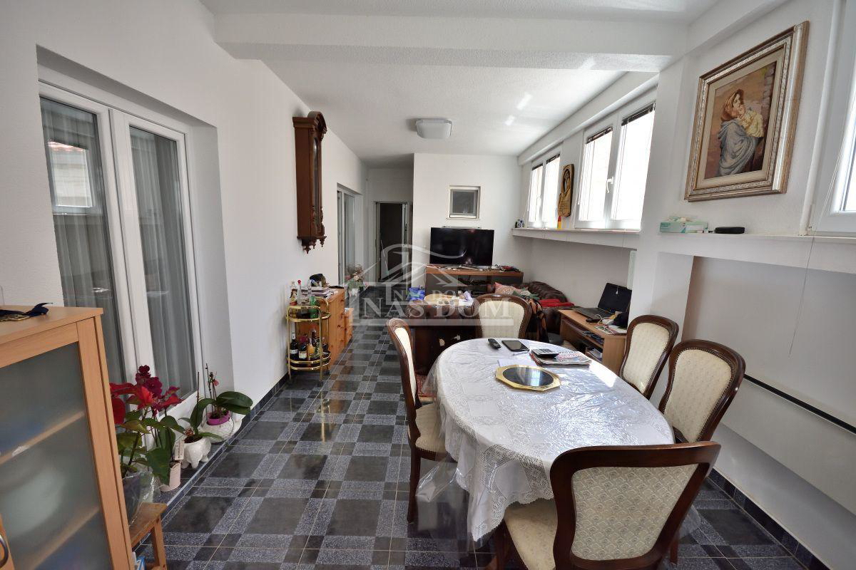 Tribunj - Casa con 7 appartamenti in super posizione