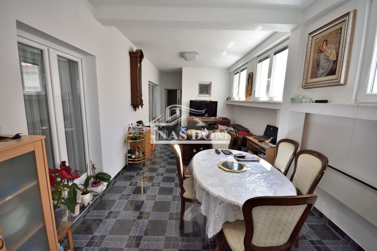 Tribunj - Casa con 7 appartamenti in super posizione