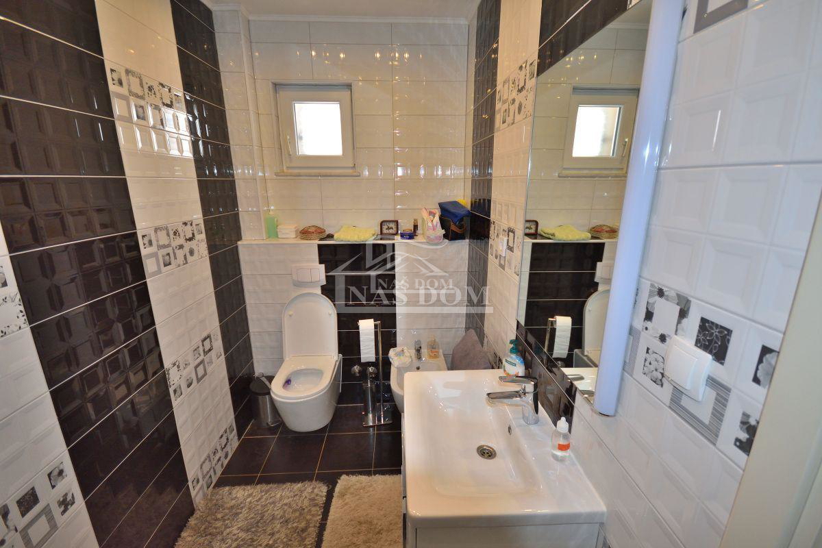 Tribunj - Casa con 7 appartamenti in super posizione