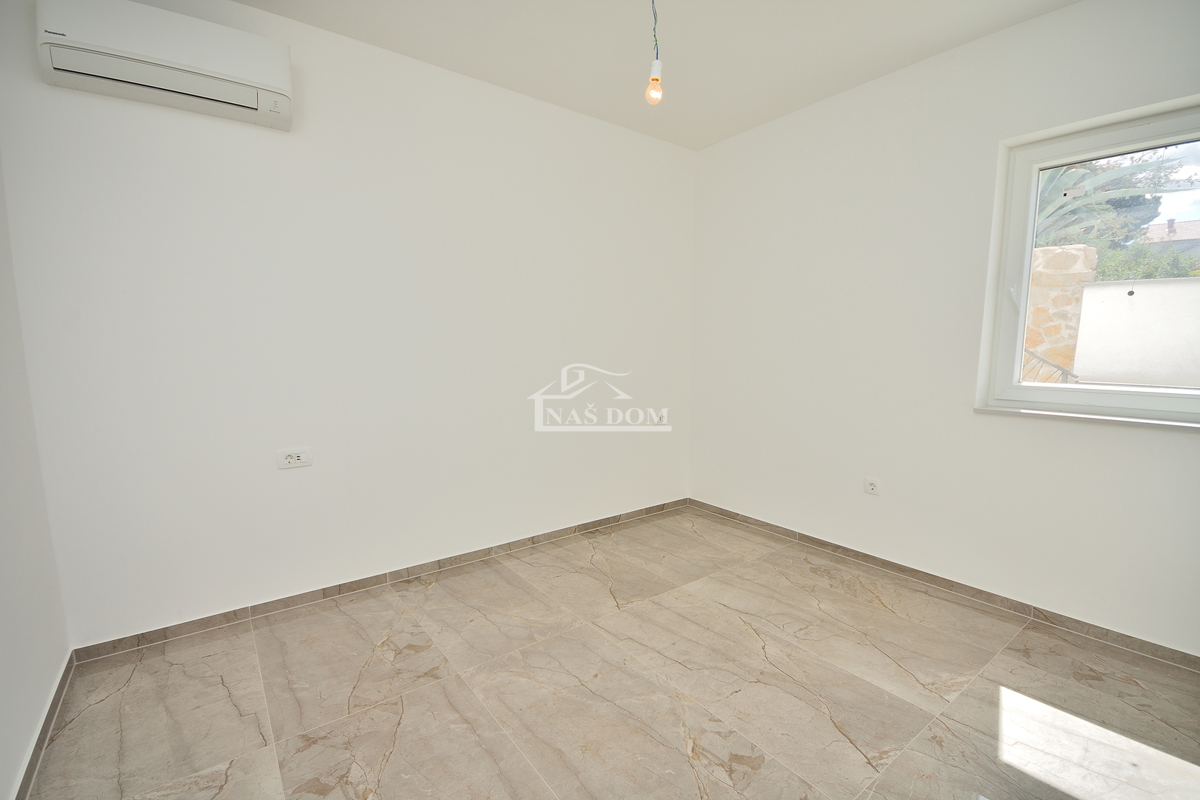 Tisno -**NOVOGRADNJA** Appartamenti con vista mare, a 50 m dalla spiaggia