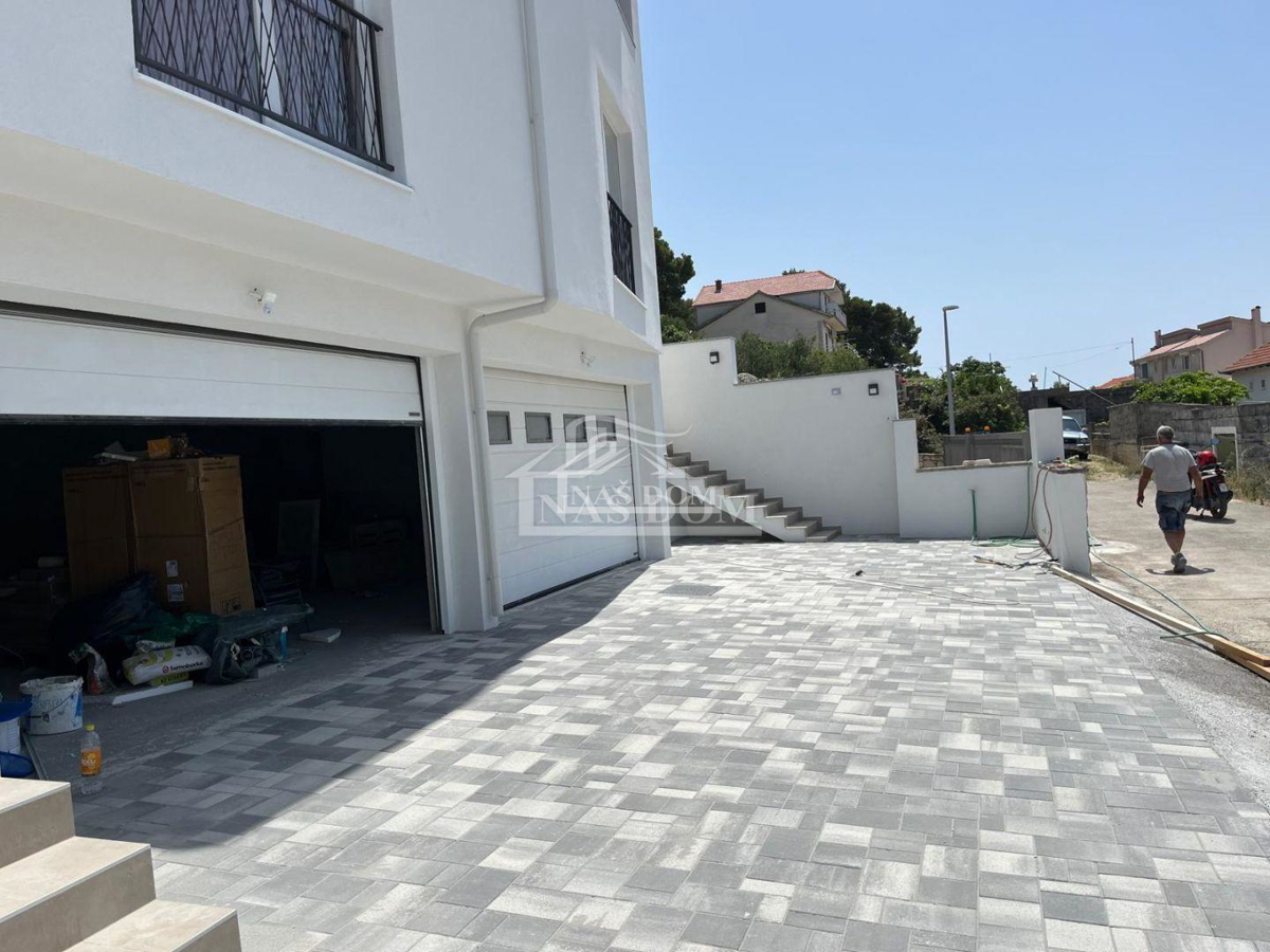 Tisno -**NOVOGRADNJA** Appartamenti con vista mare, a 50 m dalla spiaggia