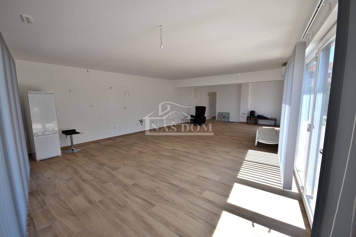 Vodice, Srima - PRIMO FILA SUL MARE * VISTA MARE * appartamento con giardino