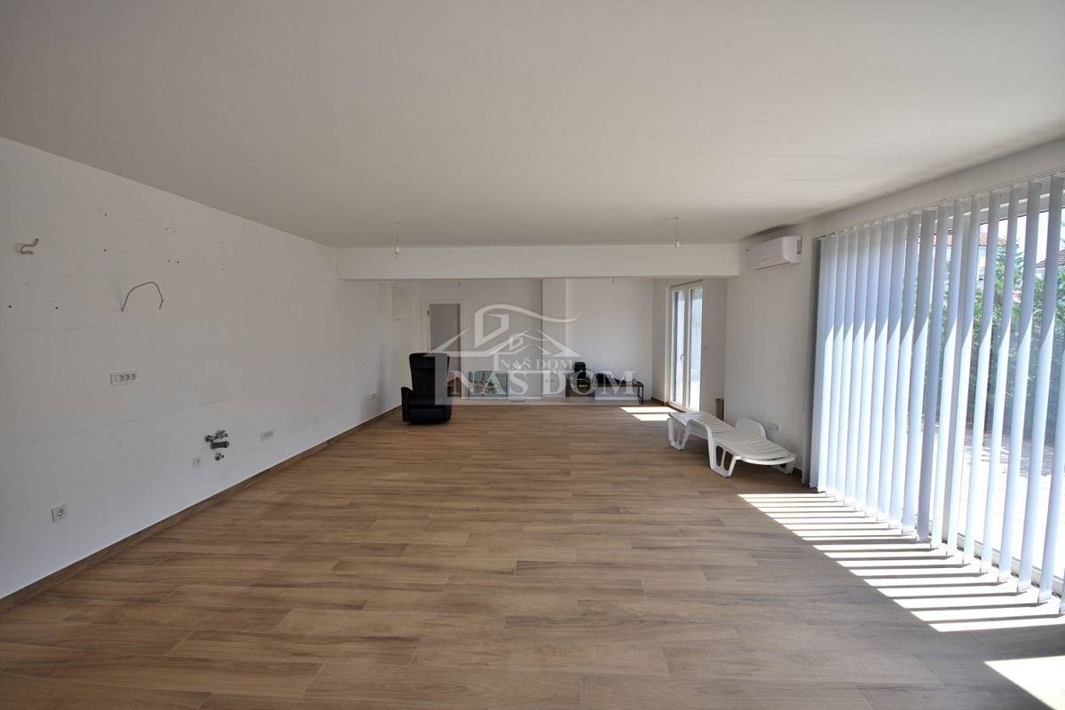 Vodice, Srima - PRIMO FILA SUL MARE * VISTA MARE * appartamento con giardino