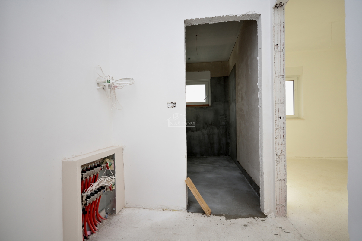 Vodice - NUOVA COSTRUZIONE, appartamento S4 con terrazza sul tetto, vista mare