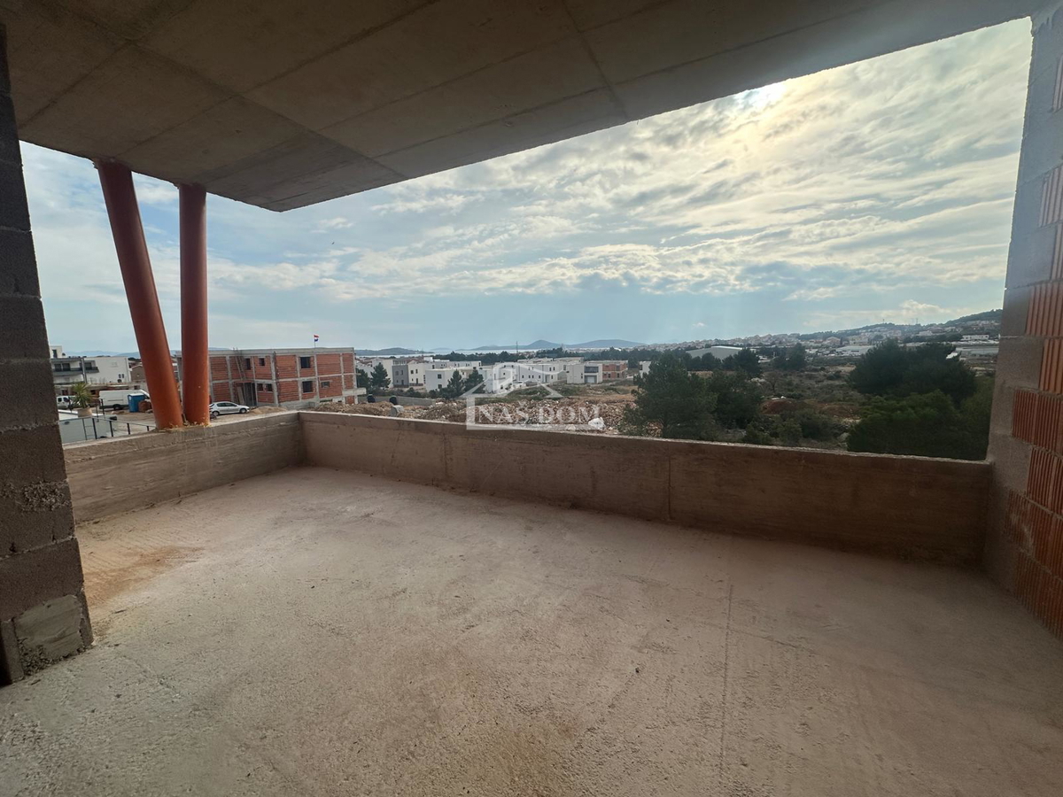 Vodice - **NUOVA COSTRUZIONE** Appartamento S4 con terrazza sul tetto, vista mare