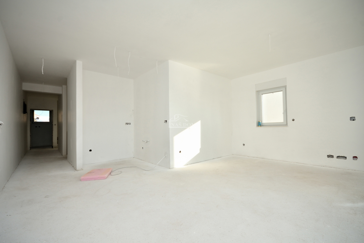 Vodice - NUOVA COSTRUZIONE, appartamento S4 con terrazza sul tetto, vista mare