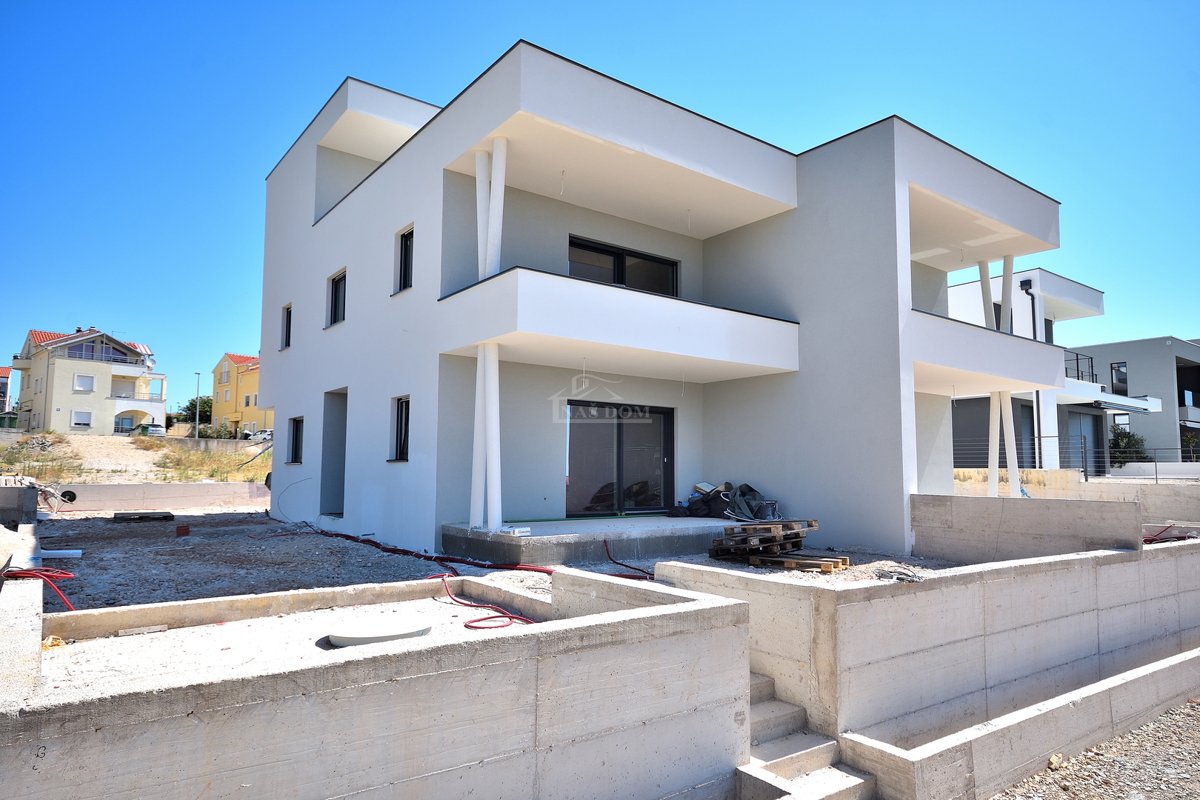 Vodice - **NUOVA COSTRUZIONE** Appartamento S4 con terrazza sul tetto, vista mare