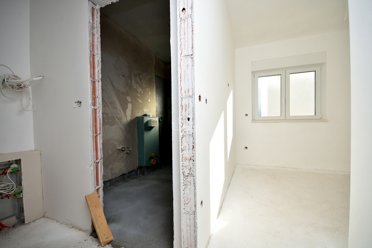 Vodice - NUOVA COSTRUZIONE, appartamento S4 con terrazza sul tetto, vista mare