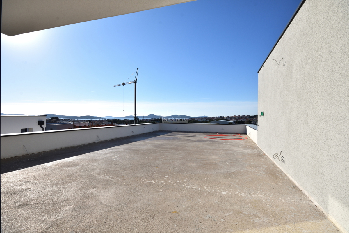 Vodice - NUOVA COSTRUZIONE, appartamento S4 con terrazza sul tetto, vista mare