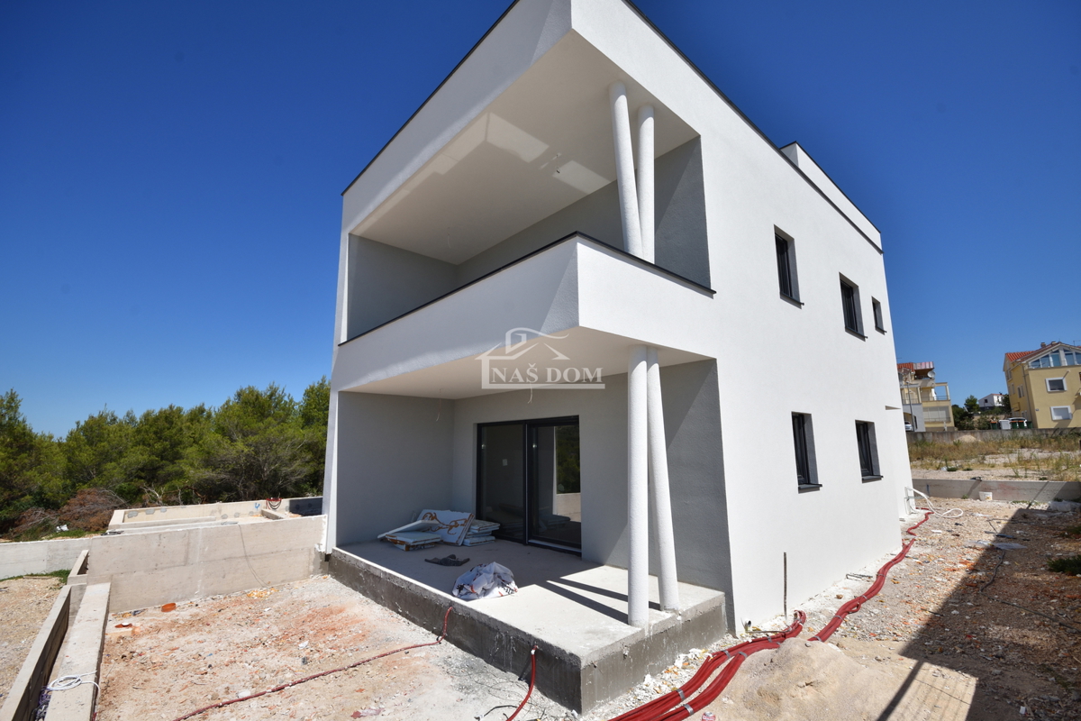 Vodice - **NUOVA COSTRUZIONE** Appartamento S4 con terrazza sul tetto, vista mare