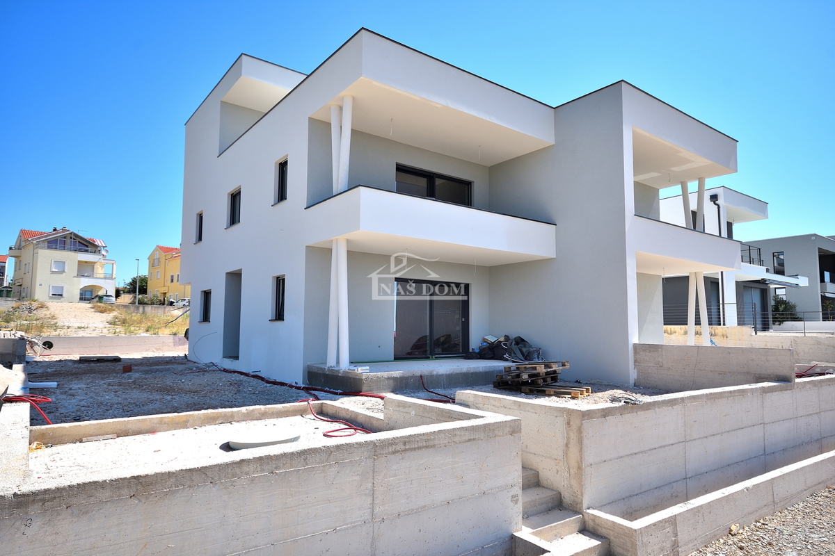 Vodice - **NUOVA COSTRUZIONE** Appartamento S4 con terrazza sul tetto, vista mare