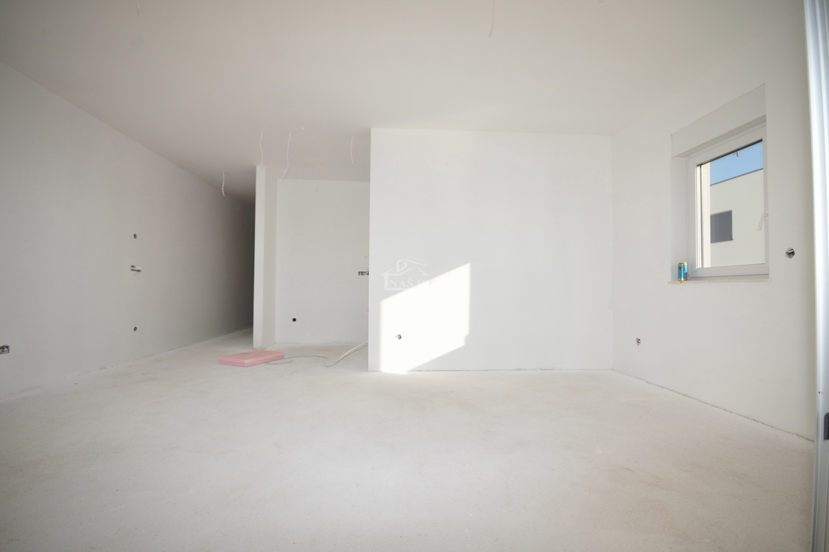 Vodice - NUOVA COSTRUZIONE, appartamento S4 con terrazza sul tetto, vista mare