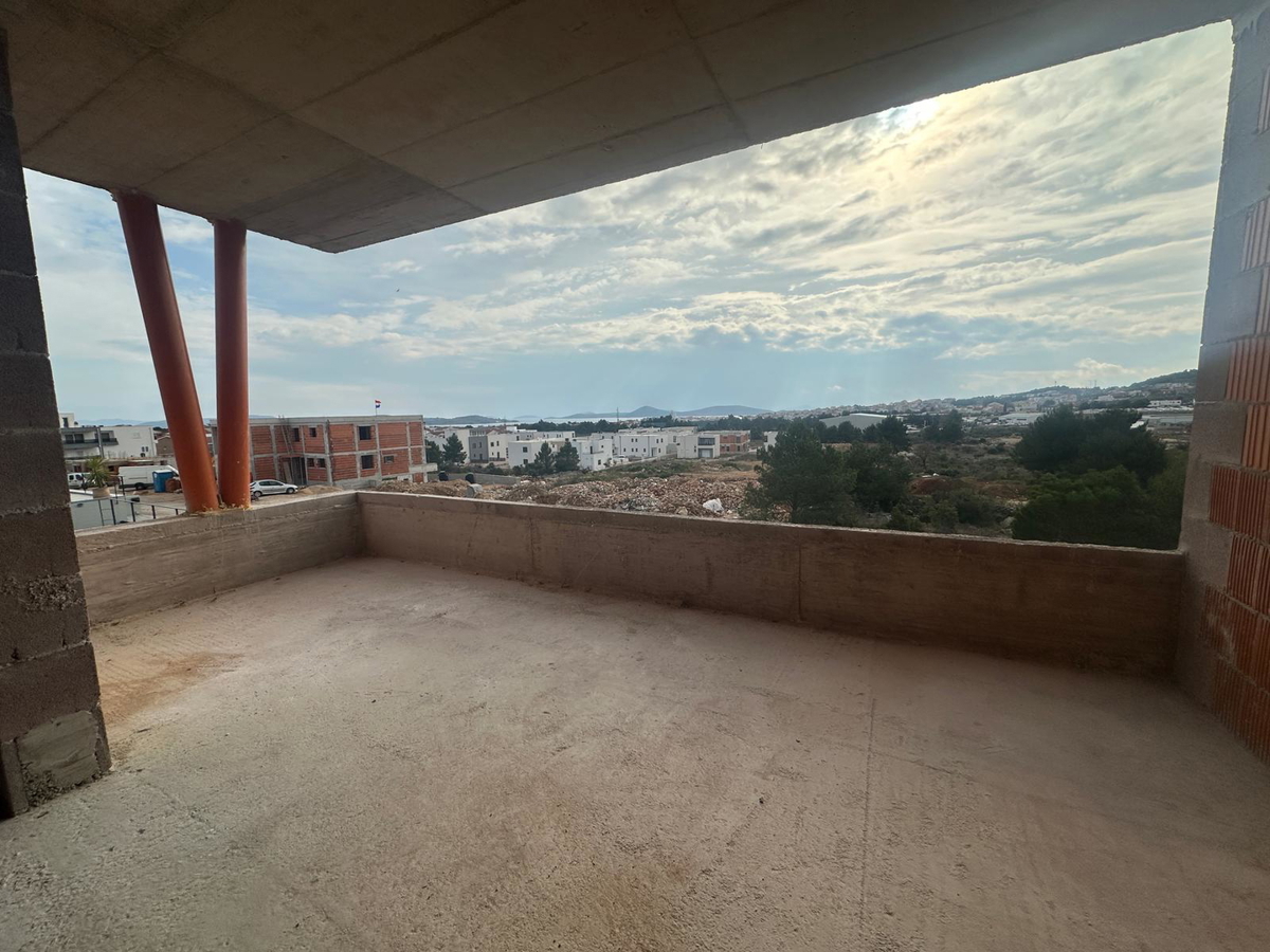 Vodice - **NUOVA COSTRUZIONE** Appartamento S4 con terrazza sul tetto, vista mare