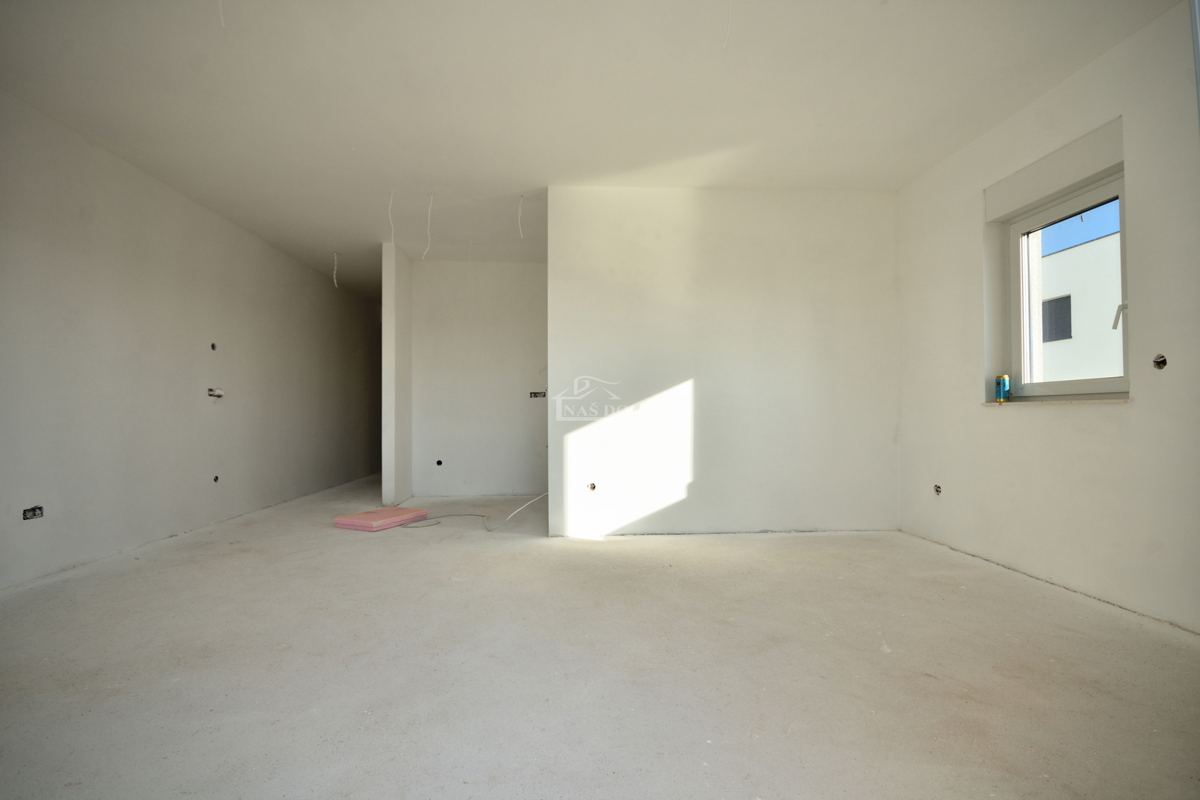 Vodice - NUOVA COSTRUZIONE, appartamento S4 con terrazza sul tetto, vista mare