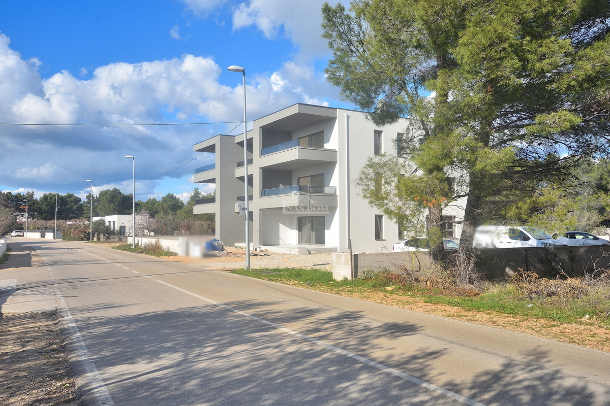 Vodice, Srima - Appartamento A-S3 3S+DB, a 300 m dalla spiaggia