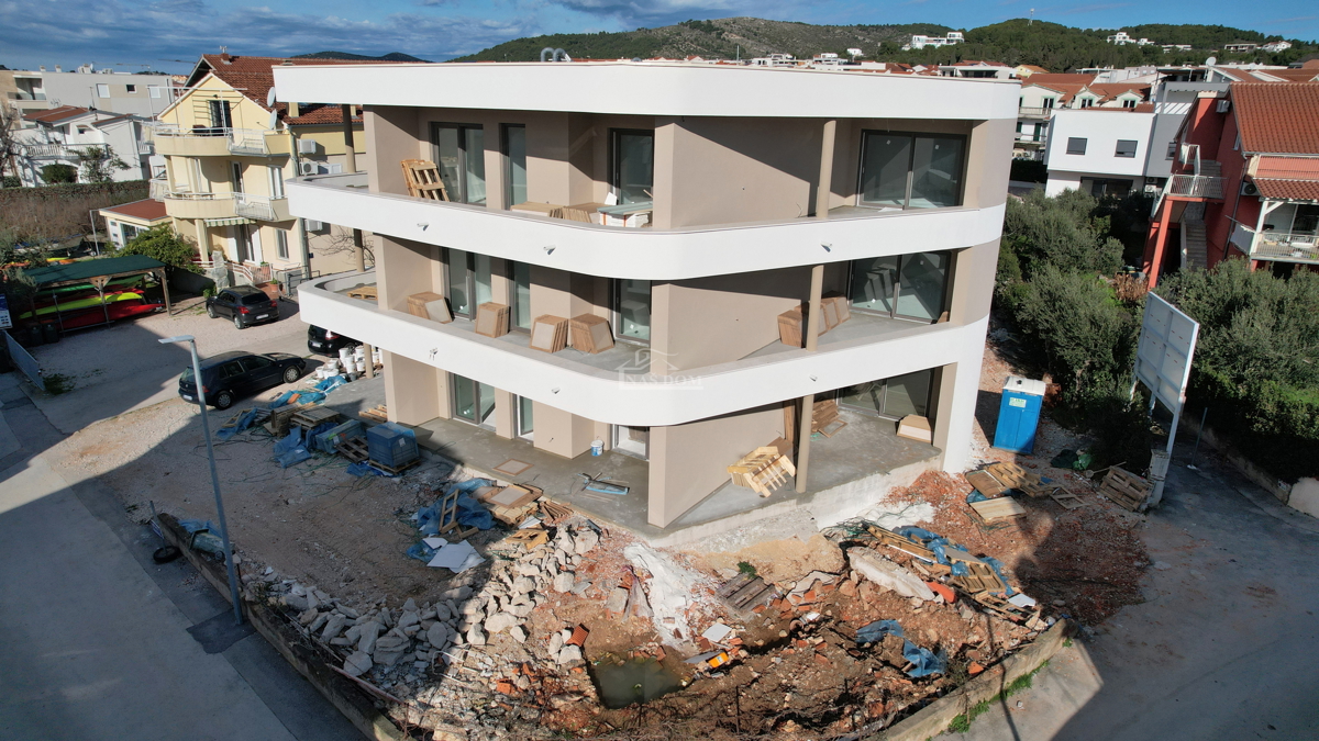 Vodice - Appartamento di lusso S4 al primo piano, POSIZIONE TOP