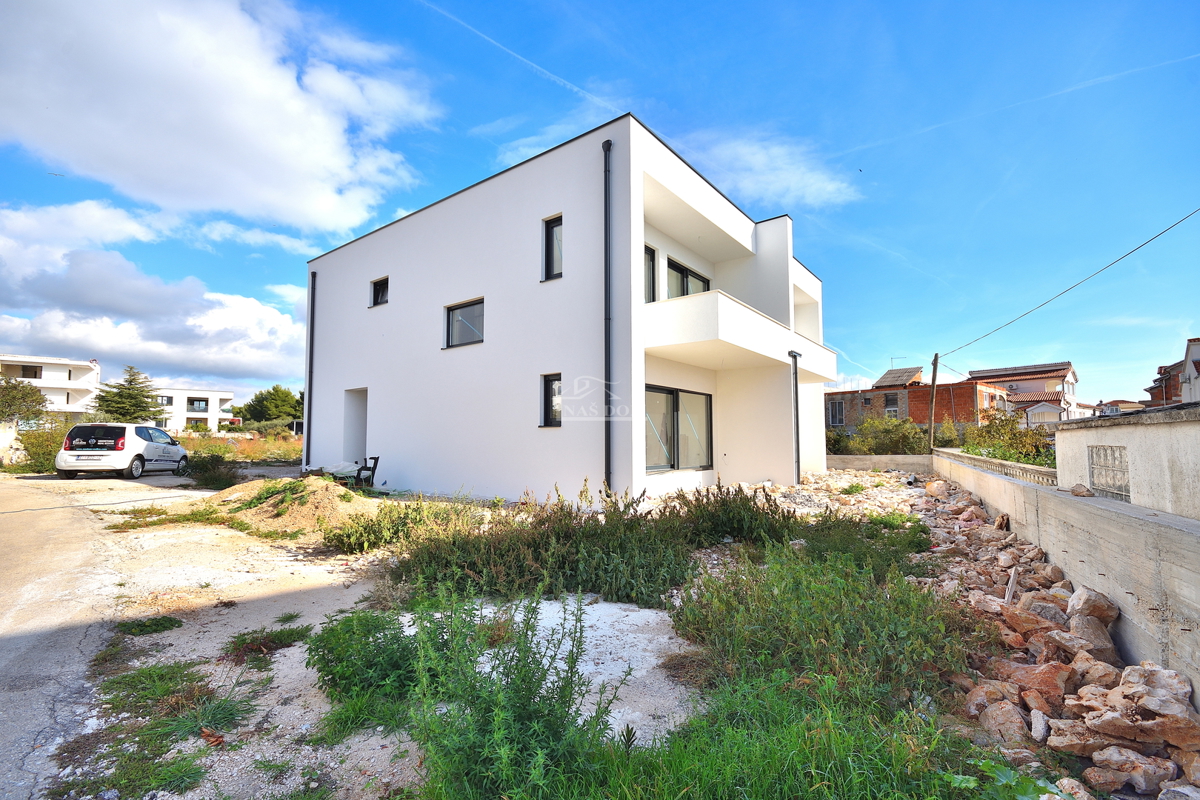 Vodice-*NEW BUILD* S2 semi-detached house 550m from the beach