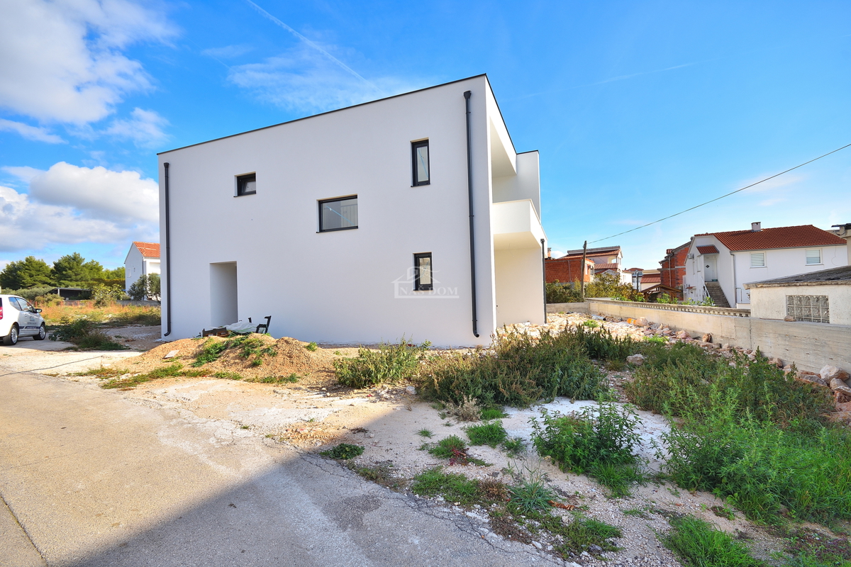 Vodice-*NEW BUILD* S2 semi-detached house 550m from the beach