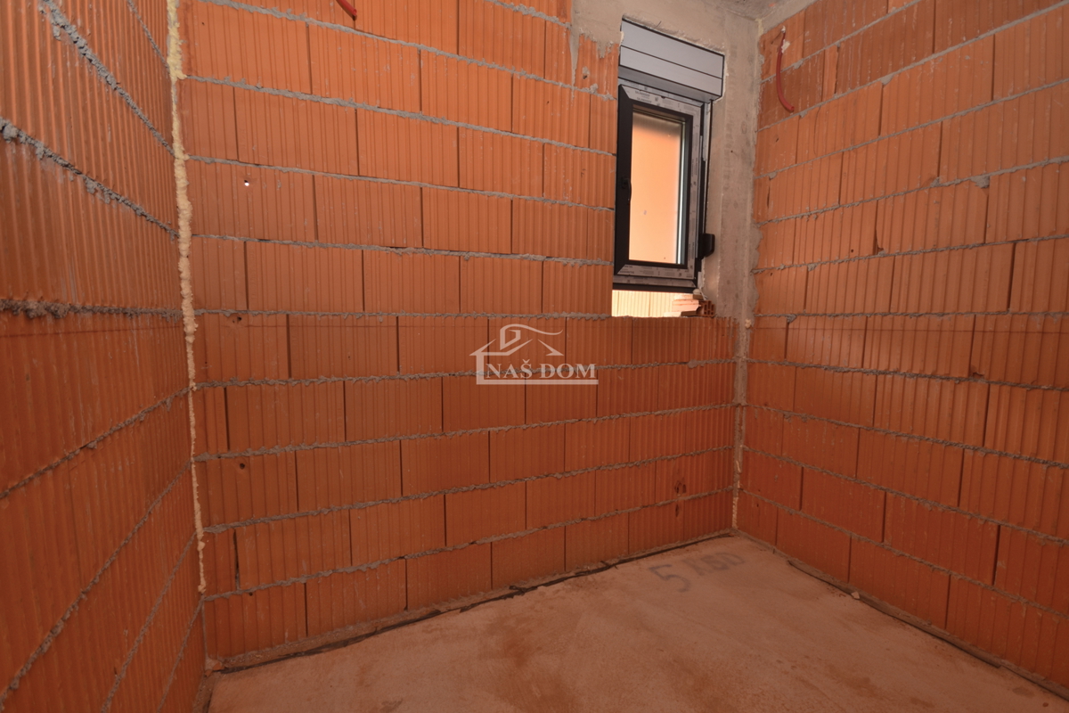 Brodarica - Appartamento S1 al piano terra, con giardino e vista mare