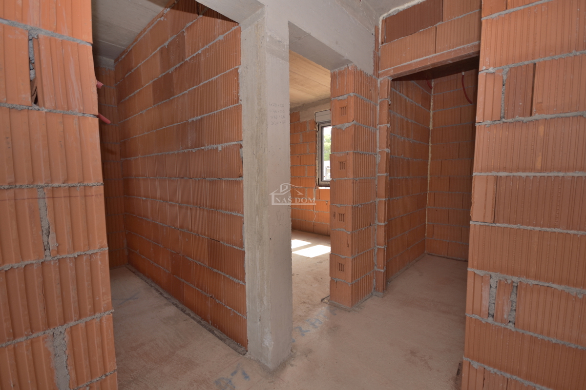 Brodarica - Appartamento S1 al piano terra, con giardino e vista mare