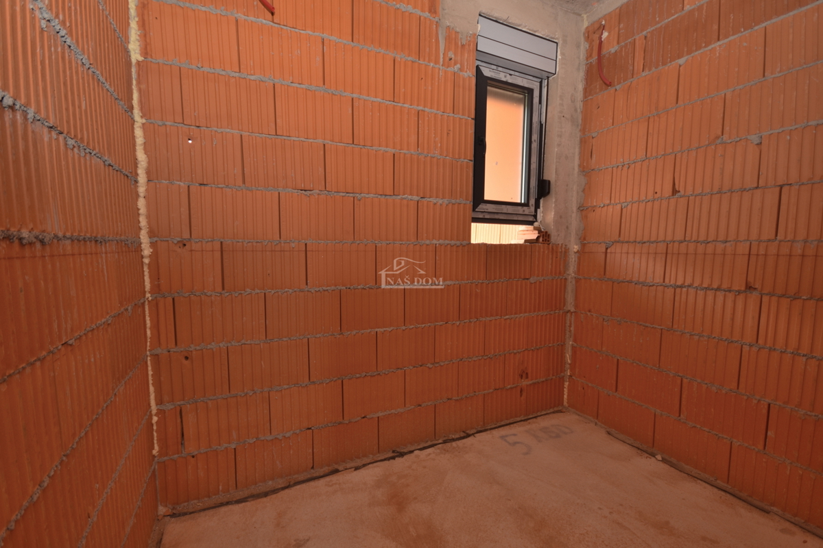 Brodarica - Appartamento S1 al piano terra, con giardino e vista mare