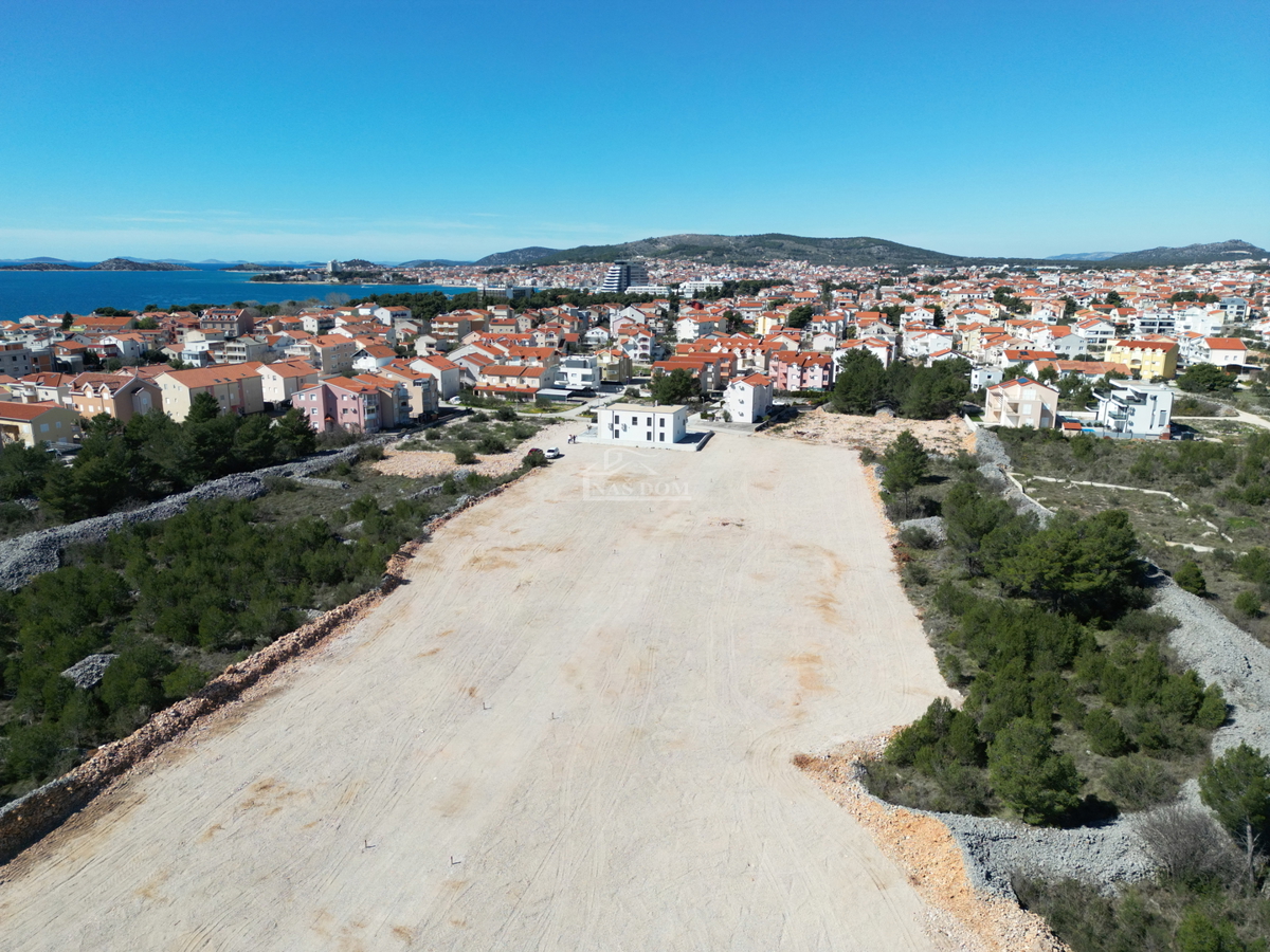 Vodice, SRIMA - terreno edificabile a 550 m dalla spiaggia