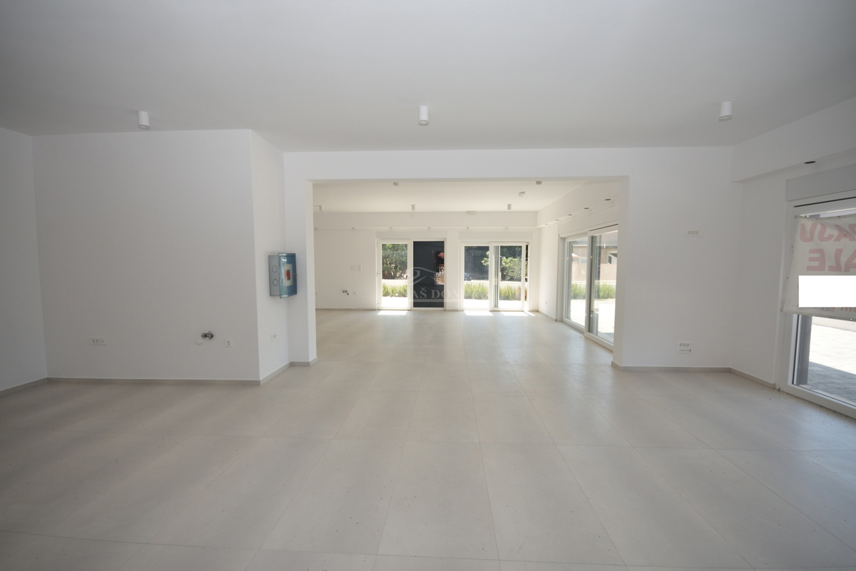 Srima - Locale commerciale PP1, prima fila sul mare