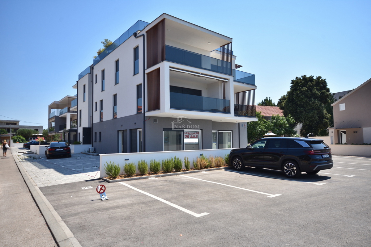 Srima - Locale commerciale PP1, prima fila sul mare