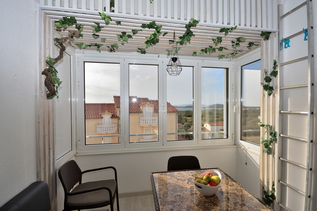 Vodice - Appartamento arredato con una camera da letto a 450 m dalla spiaggia, vista mare