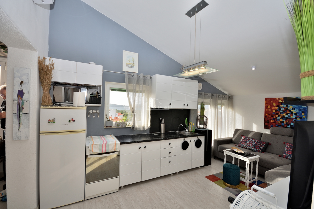 Vodice - Appartamento arredato con una camera da letto a 450 m dalla spiaggia, vista mare