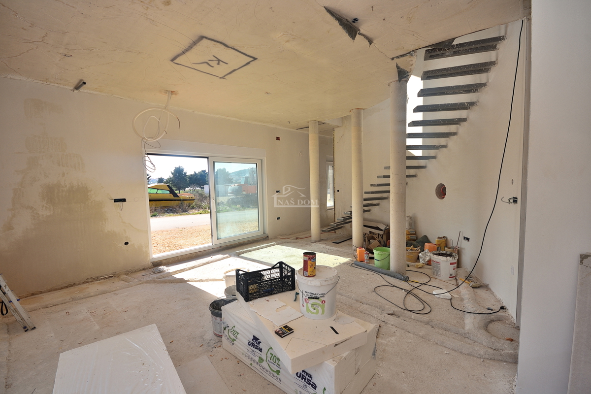 VODICE - Villa moderna con piscina - NUOVA COSTRUZIONE