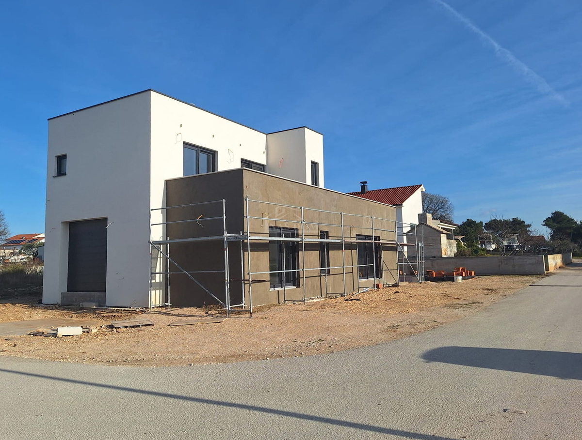 VODICE - Villa moderna con piscina - NUOVA COSTRUZIONE