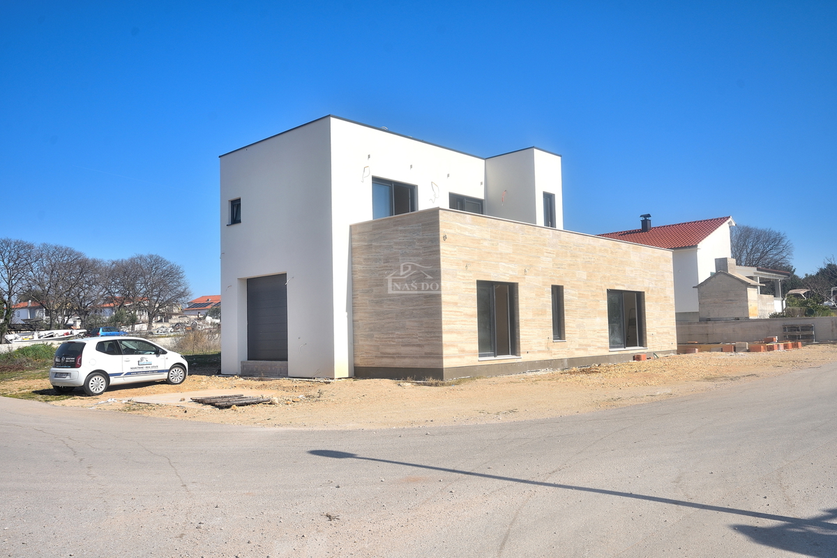 VODICE - Villa moderna con piscina - NUOVA COSTRUZIONE