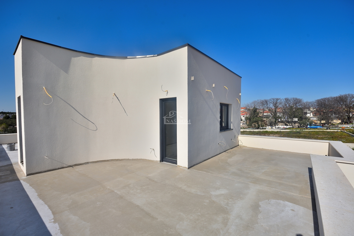 VODICE - Villa moderna con piscina - NUOVA COSTRUZIONE