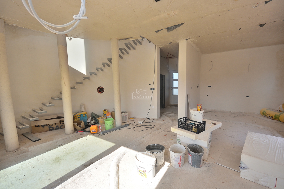 VODICE - Villa moderna con piscina - NUOVA COSTRUZIONE