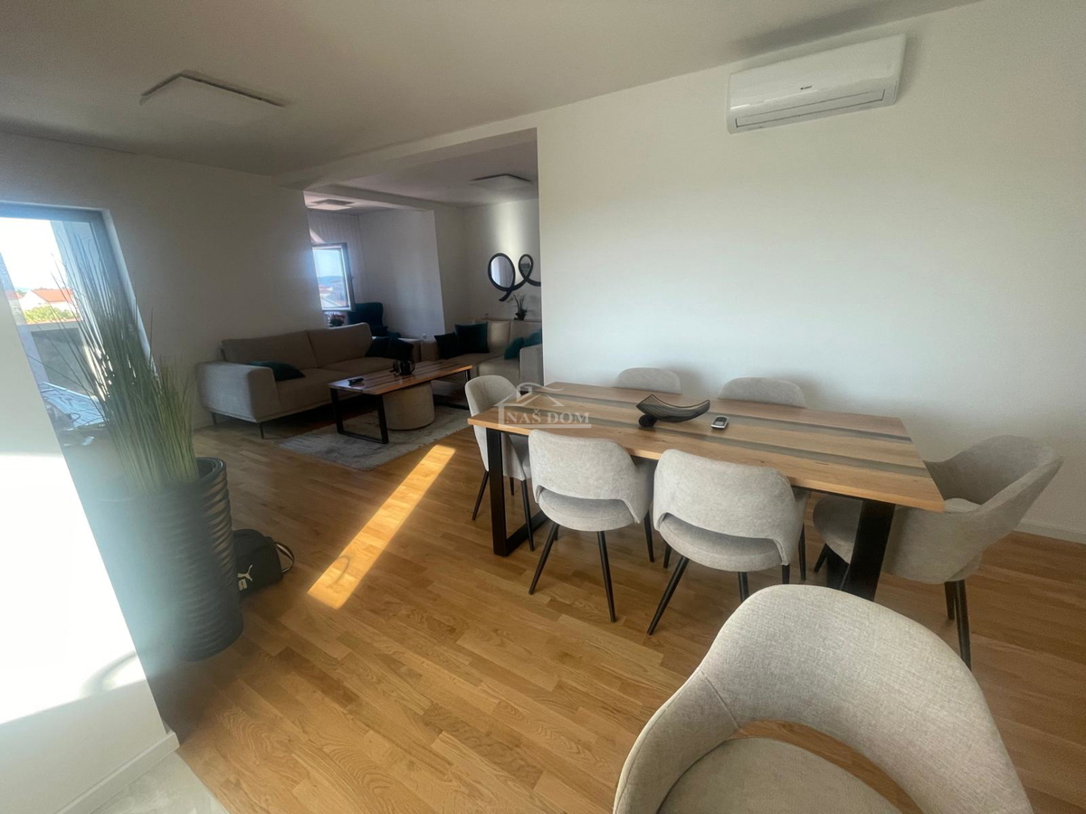 Vodice - Appartamento di lusso arredato completamente con 4 camere da letto – 500 m dalla spiaggia