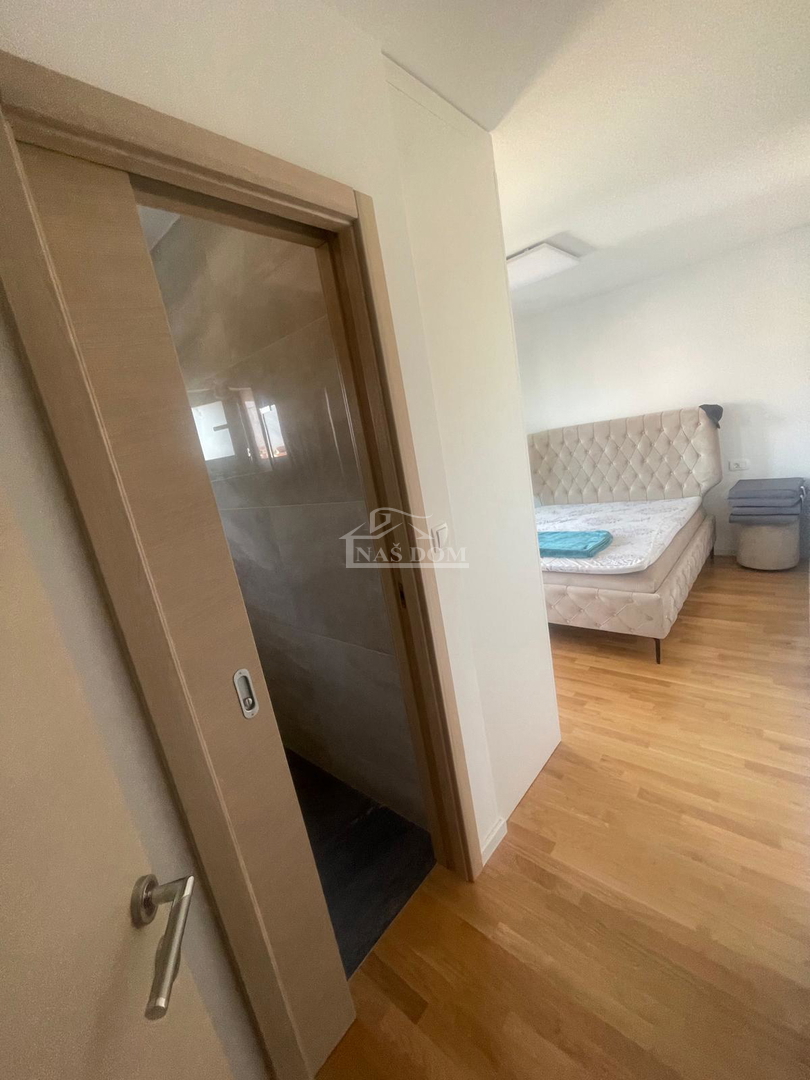 Vodice - Appartamento di lusso arredato completamente con 4 camere da letto – 500 m dalla spiaggia