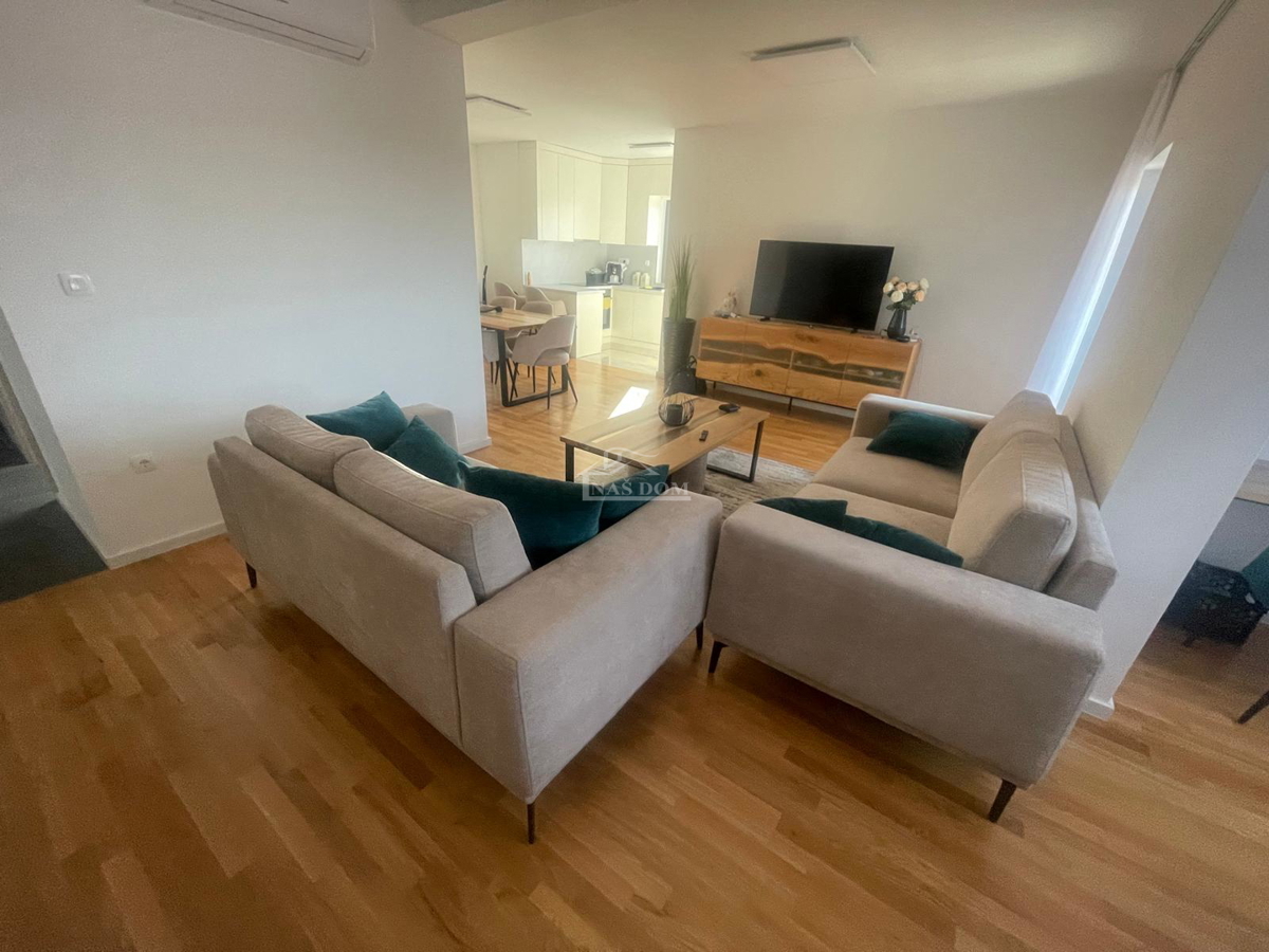 Vodice - Appartamento di lusso arredato completamente con 4 camere da letto – 500 m dalla spiaggia