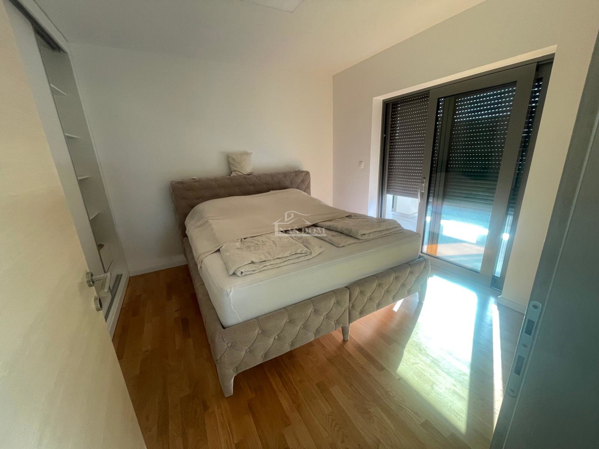 Vodice - Appartamento di lusso arredato completamente con 4 camere da letto – 500 m dalla spiaggia