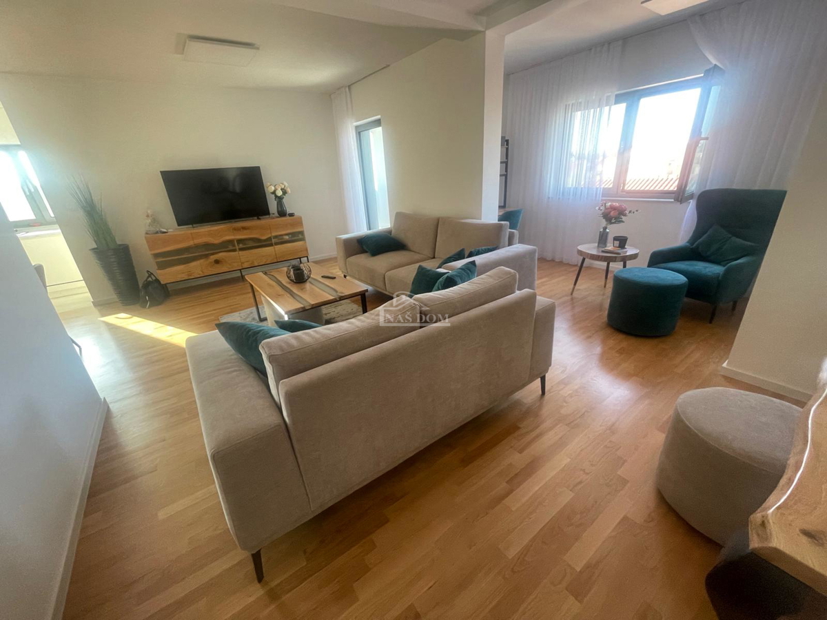 Vodice - Appartamento di lusso arredato completamente con 4 camere da letto – 500 m dalla spiaggia