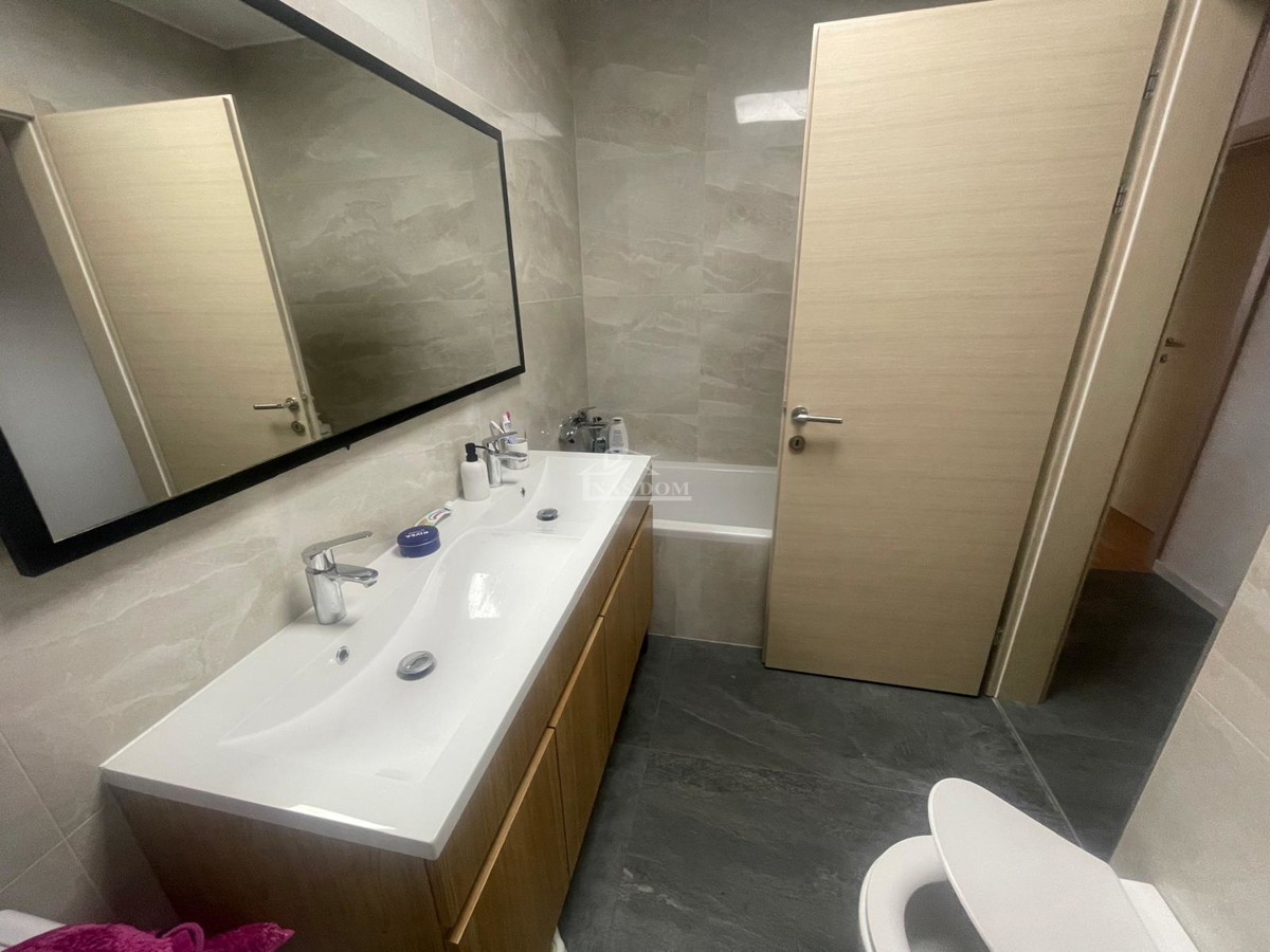 Vodice - Appartamento di lusso arredato completamente con 4 camere da letto – 500 m dalla spiaggia