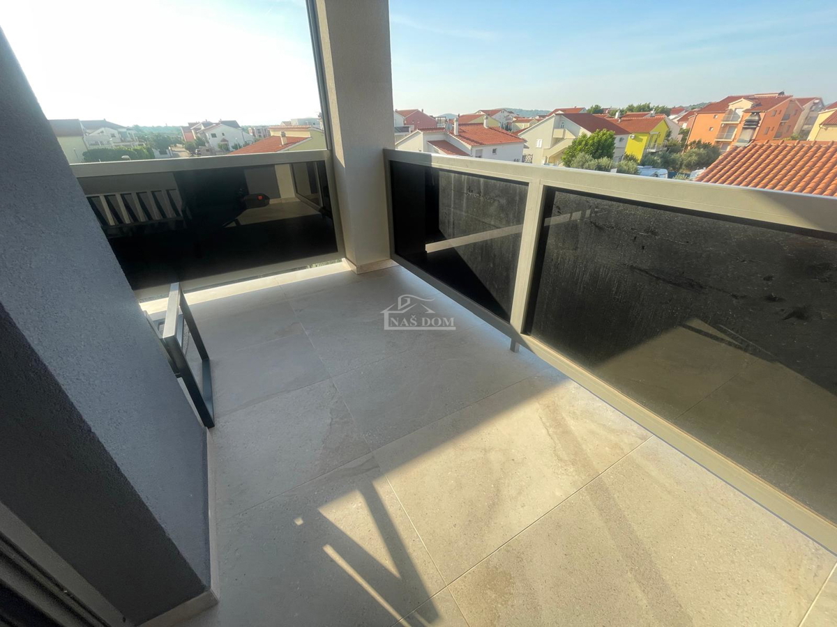 Vodice - Appartamento di lusso arredato completamente con 4 camere da letto – 500 m dalla spiaggia