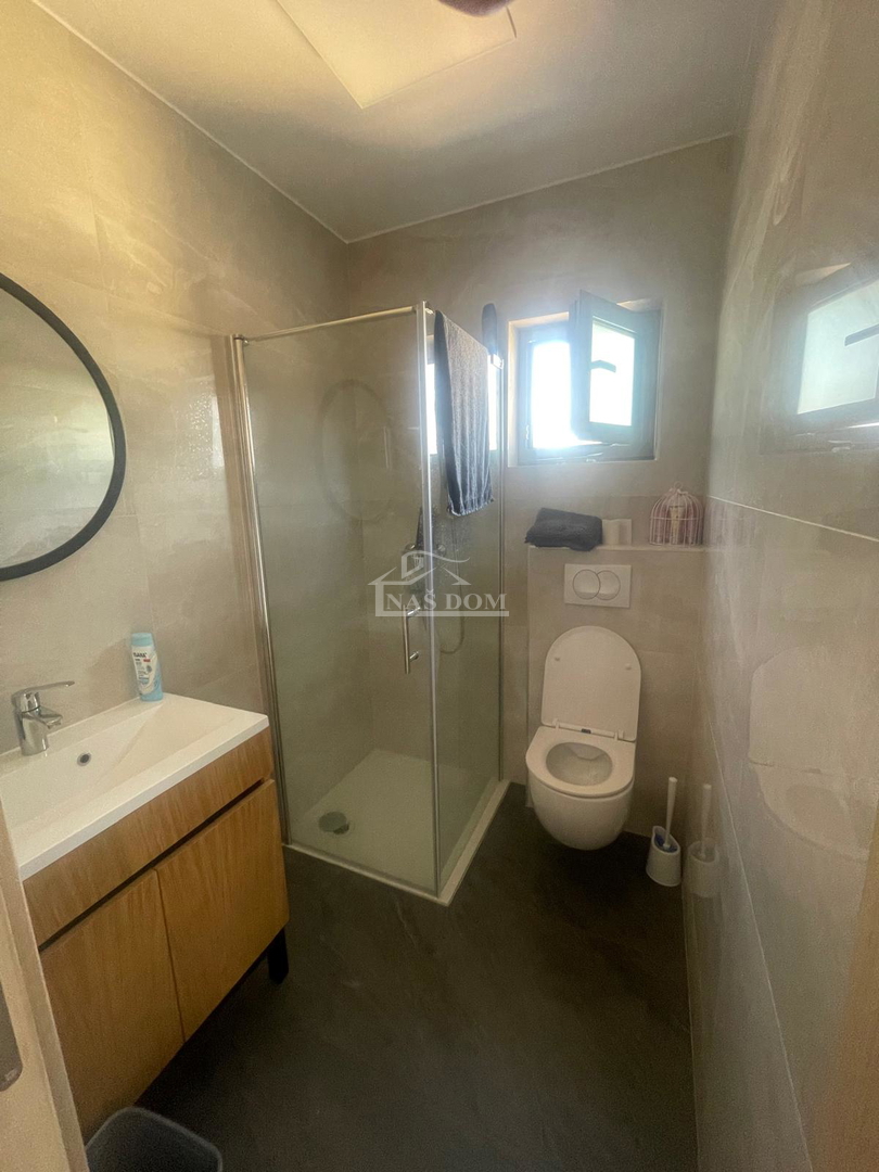 Vodice - Appartamento di lusso arredato completamente con 4 camere da letto – 500 m dalla spiaggia