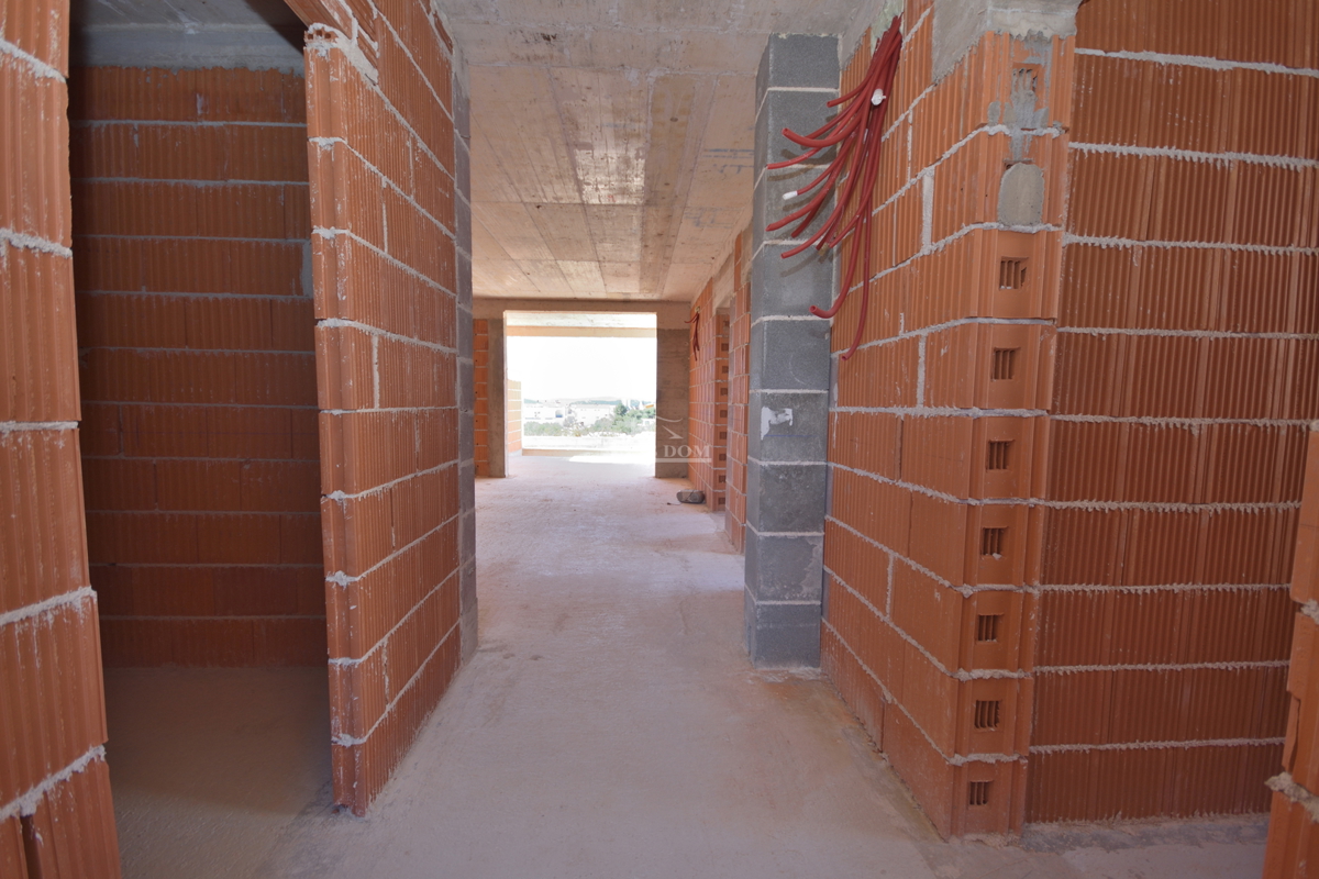 Vodice - Appartamento di lusso S1 con giardino in posizione tranquilla, nuova costruzione