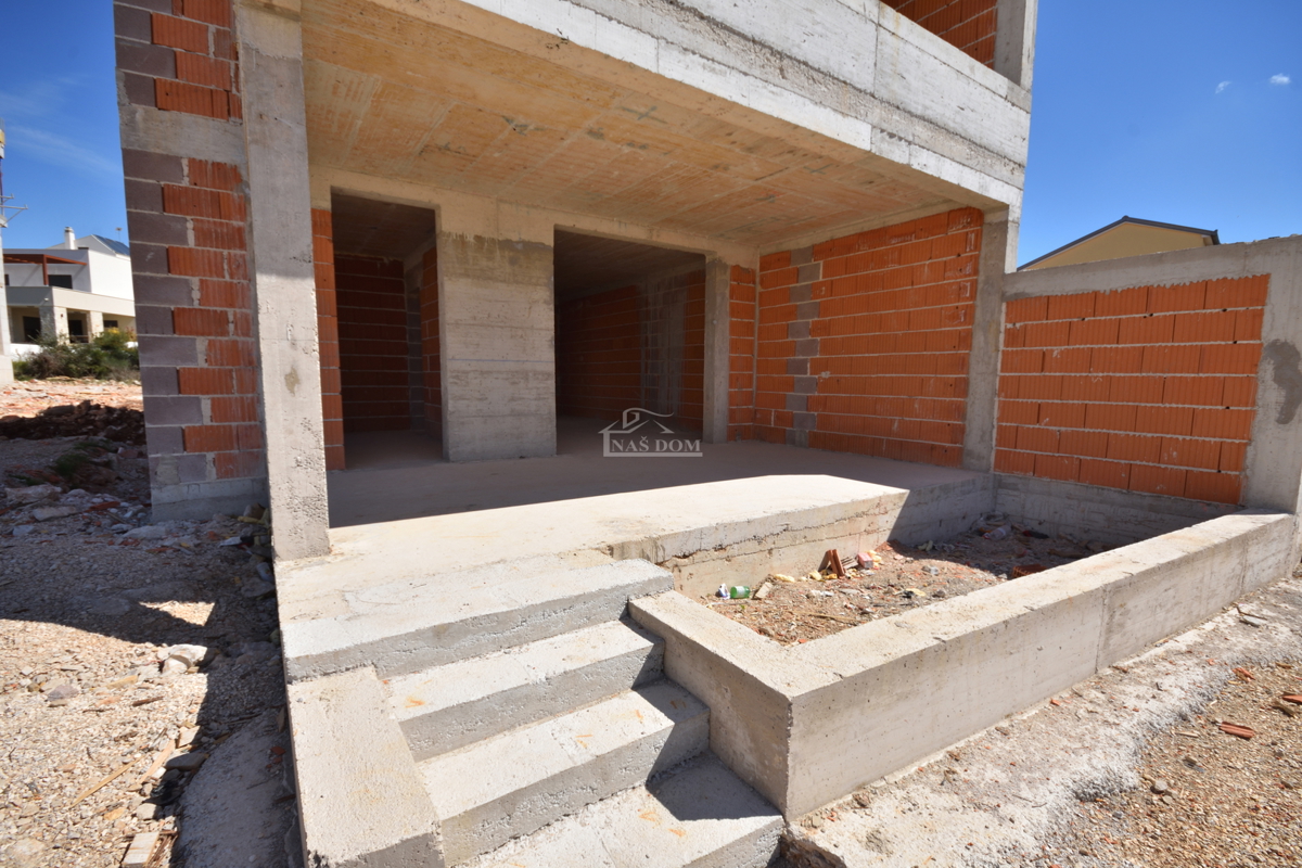 Vodice - Appartamento di lusso S1 con giardino in posizione tranquilla, nuova costruzione