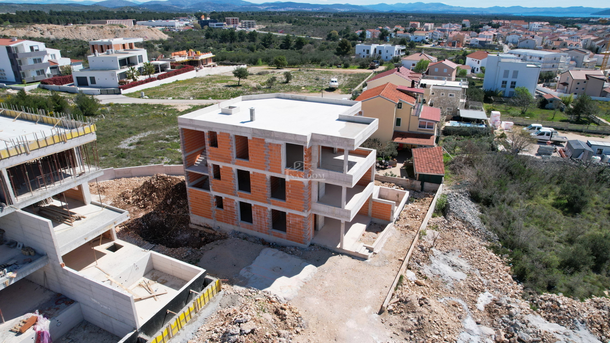 Vodice - Appartamento di lusso S1 con giardino in posizione tranquilla, nuova costruzione